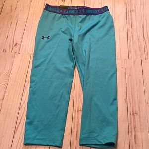 Under armour workout capri leggings. Girls size m